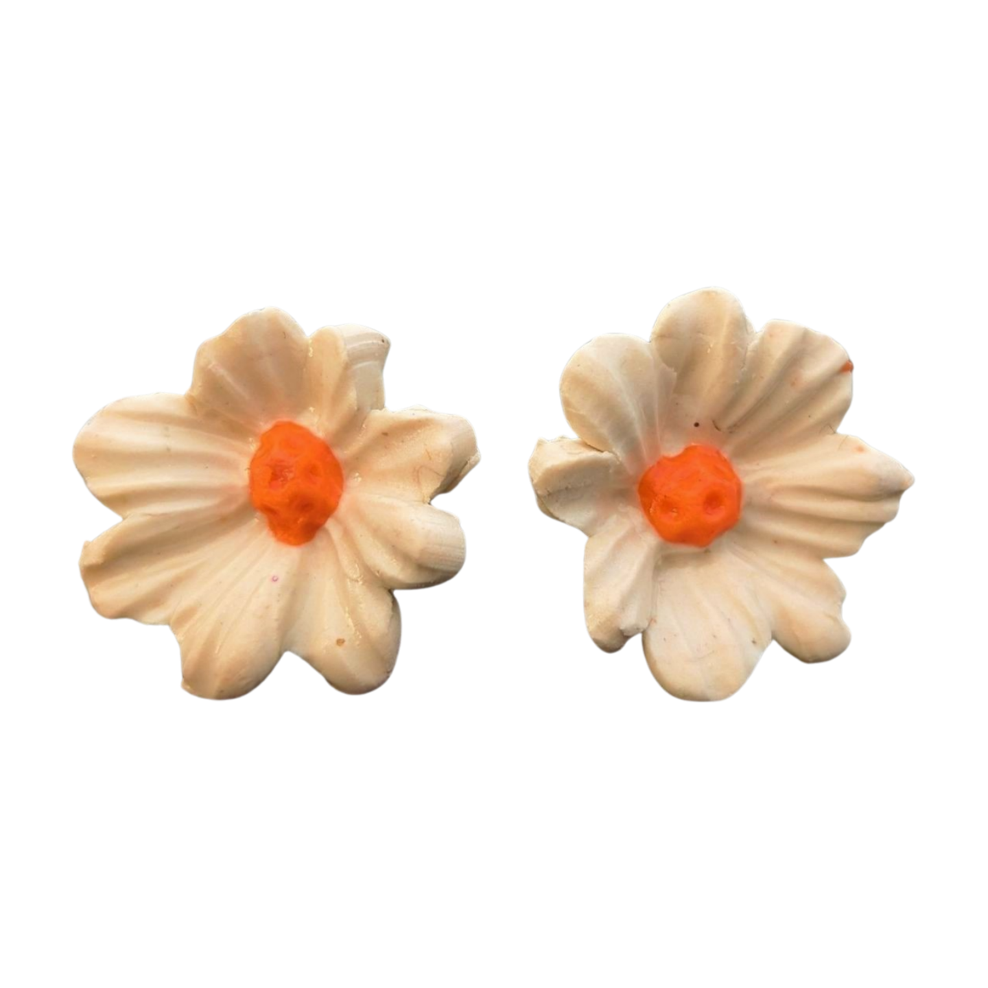Sweet Daisy flower stud