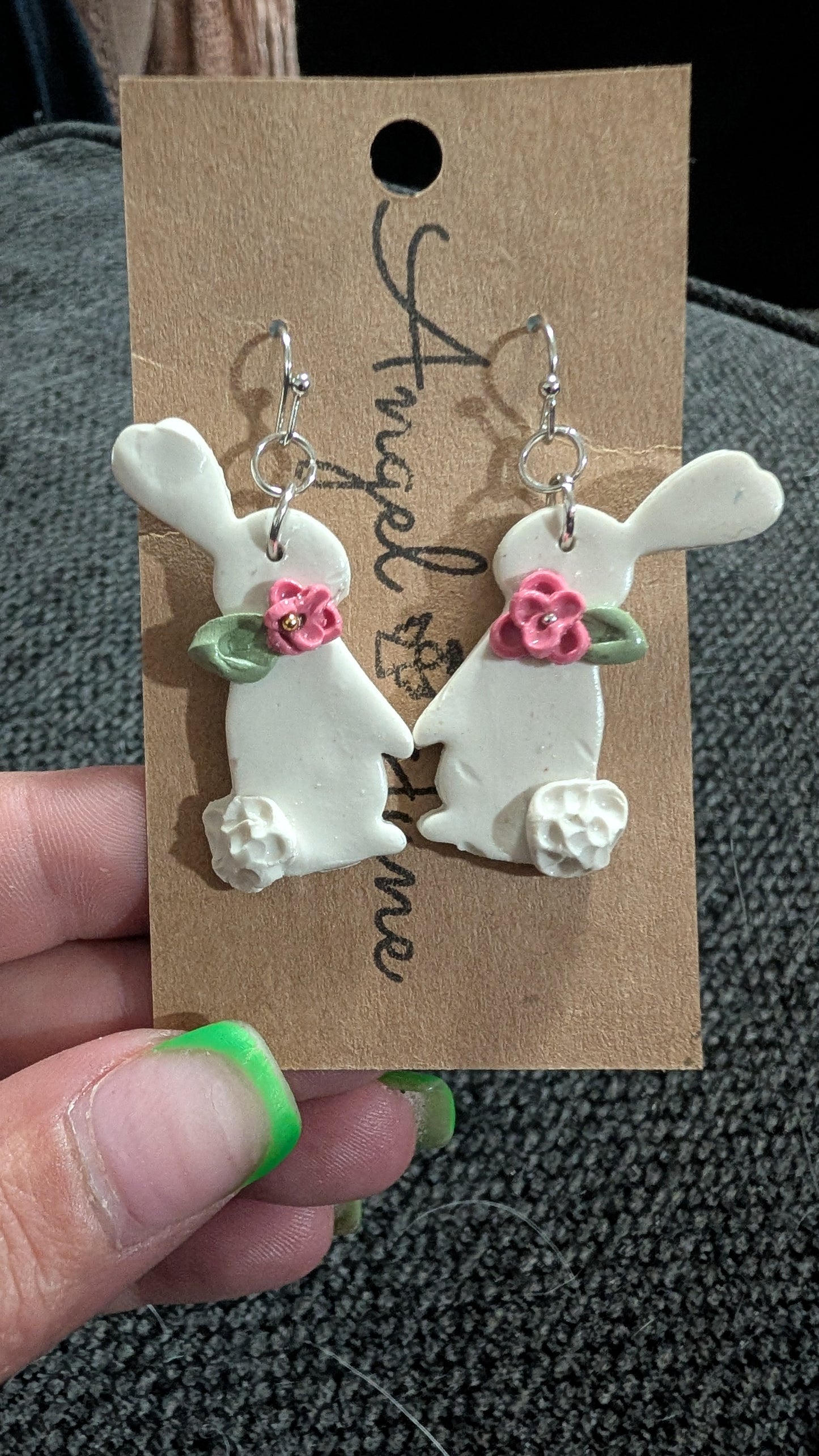 Hoppy bunny with pink flowers